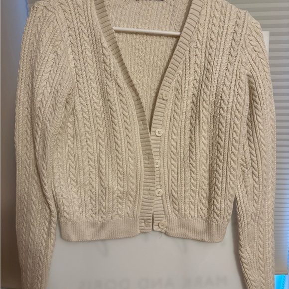 BRANDY MELVILLE Billie Limited Oatmeal Color Cable Knit Preppy Cardigan Sweater - Picture 2 of 4